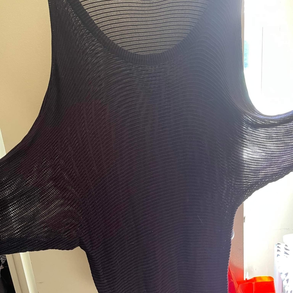 Black attention netted tunic